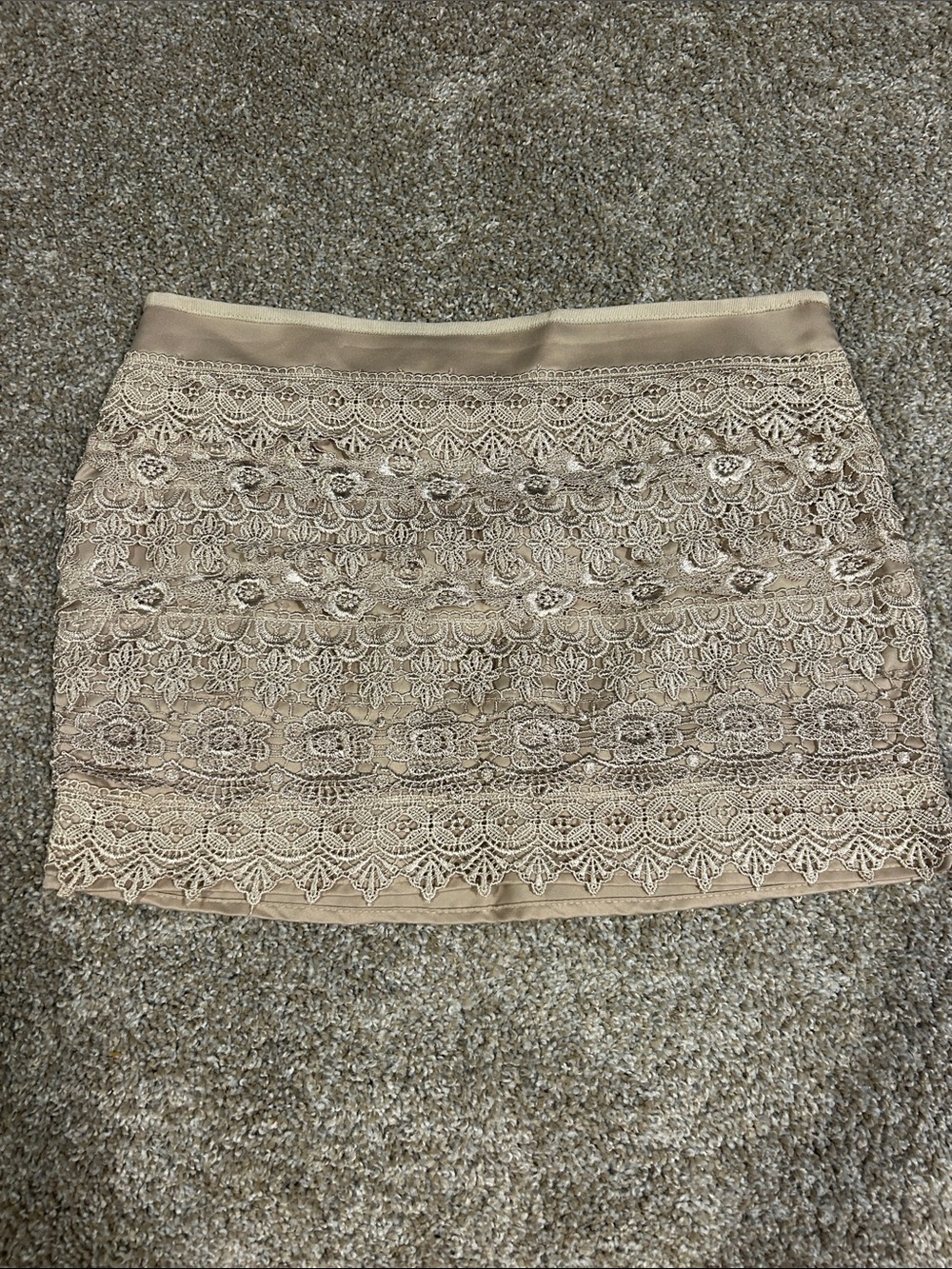 Sans Souci Beige Lace Mini Skirt